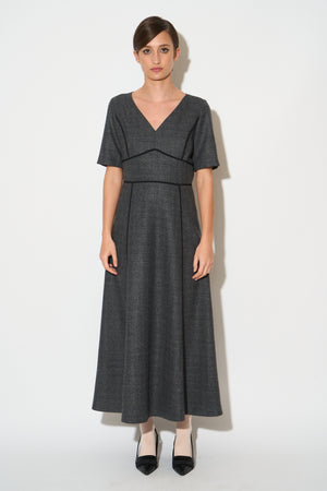 Fitted dress in virgin wool strands