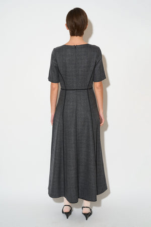 Fitted dress in virgin wool strands