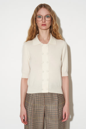 Short-sleeved cashmere cardigan with small covered buttons on the front