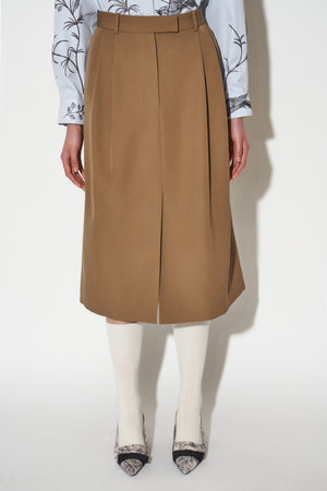 Straight-cut skirt with darts, side pockets and midi length wool powder grain