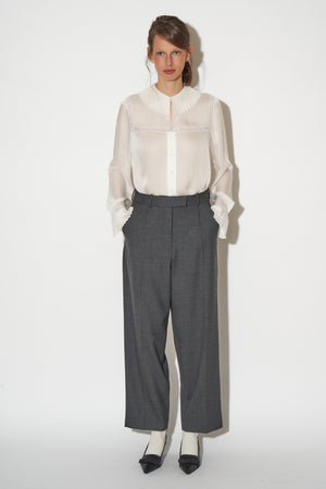 Carrot cut pants in wool twill