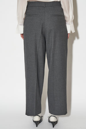 Carrot cut pants in wool twill