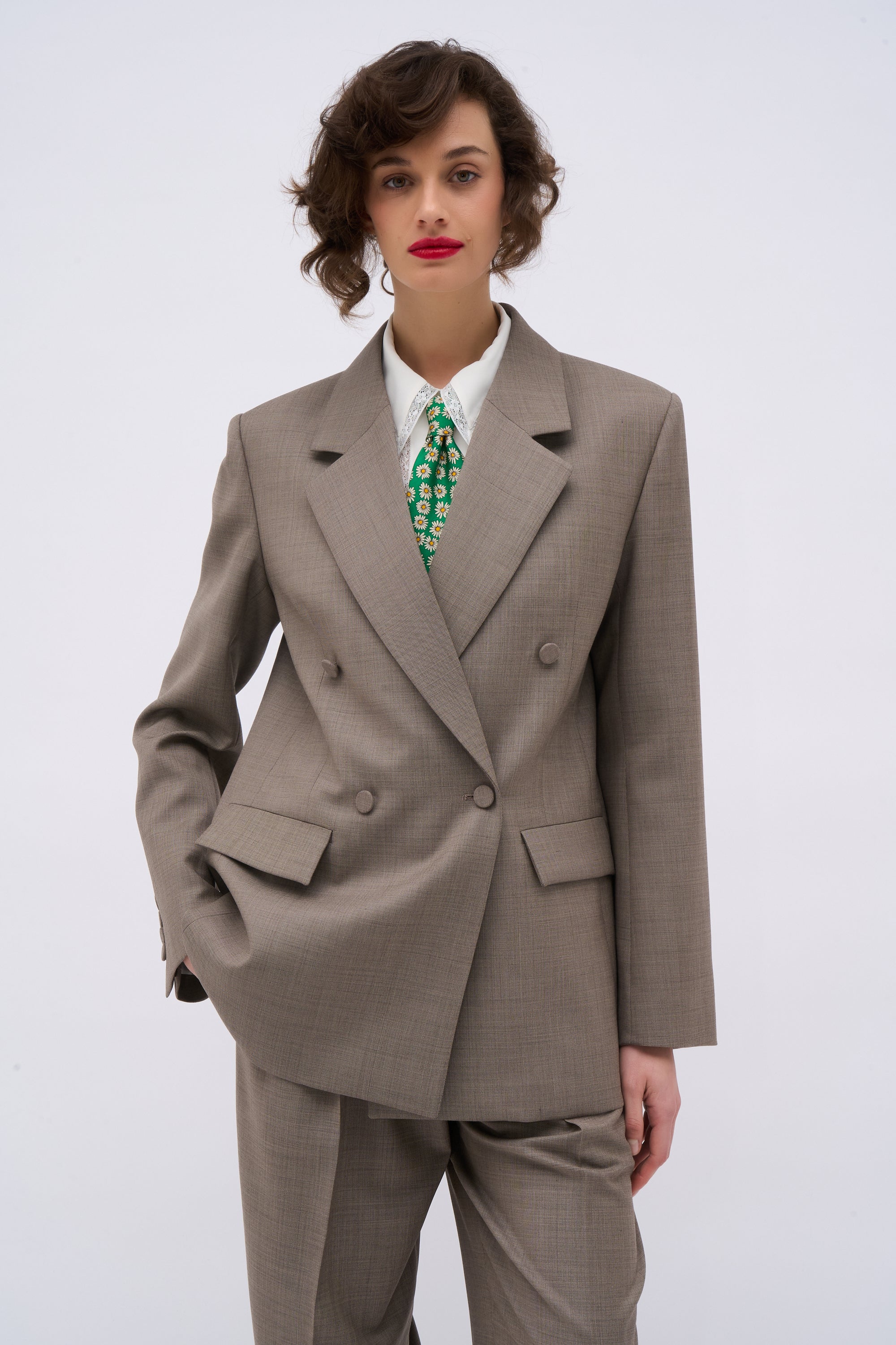 Jacket in virgin wool, thread by thread