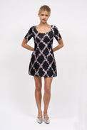 Robe courte en organza de soie jacquard imprimé