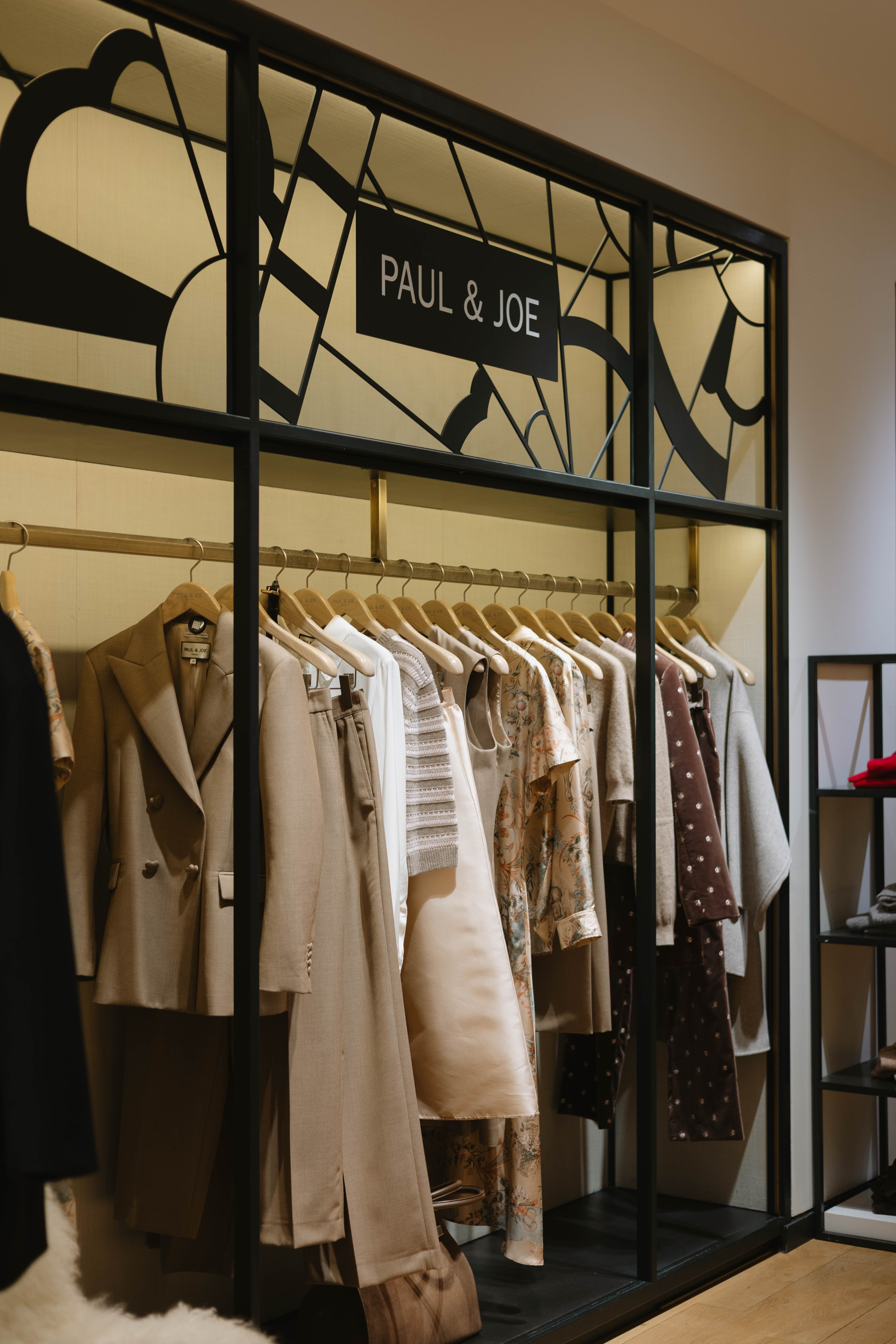 24 Rue de Sèvres, 75007 Paris France