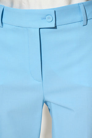 Pantalon fuselé longueur cheville en laine tropicale détail face - Bleu