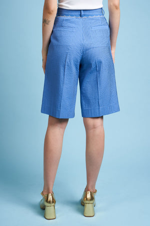 Short taille haute avec galon brodé