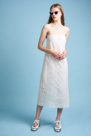 Robe en mélange de soie et coton brodé