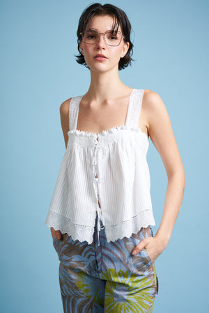 Cotton top decorated with lace