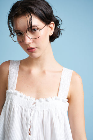 Cotton top decorated with lace