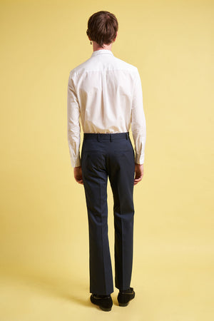 Pantalon classique coupe droite avec plis marqués