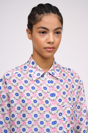 Short-sleeved, straight-cut silk shirt