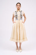 Robe-chemise brodée à la main sur organza de soie