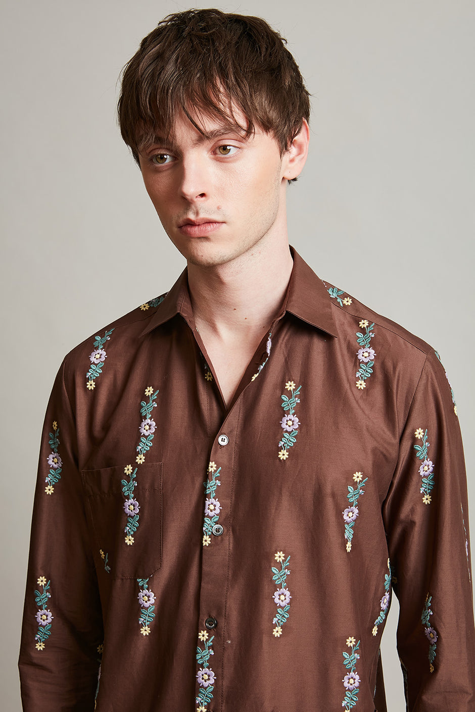 Cotton cambric shirt embroidered with flowers