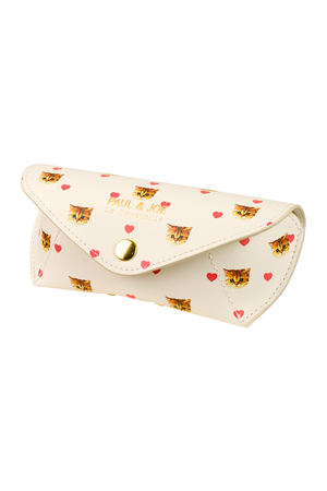Glasses case printed with hearts and Nounette