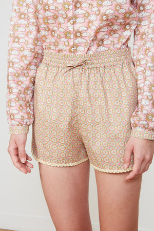 Cropped shorts in cotton poplin with a floral print